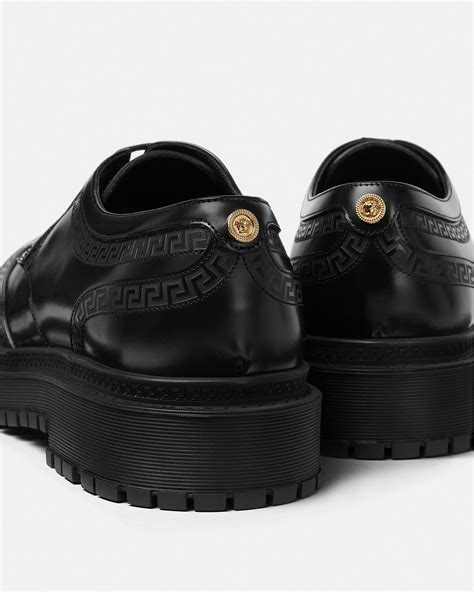 Chaussures homme Versace .